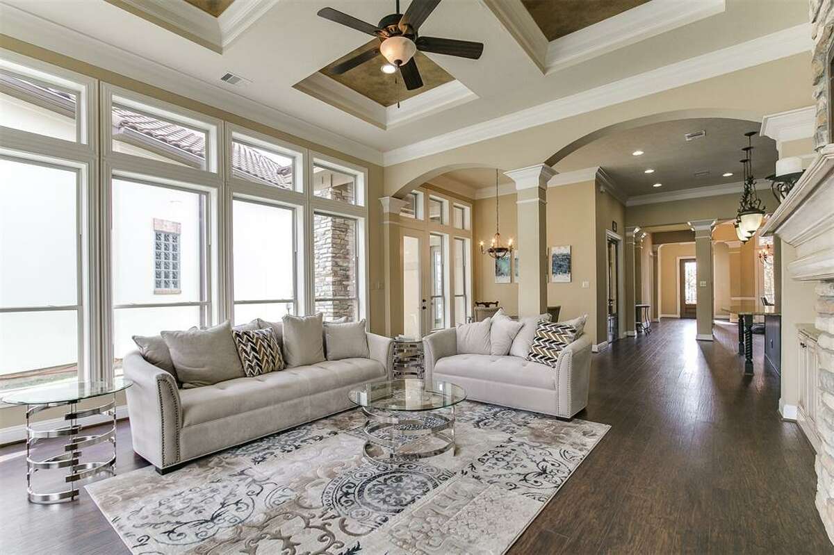 Peek inside Houston's luxury home foreclosures, including a mansion on