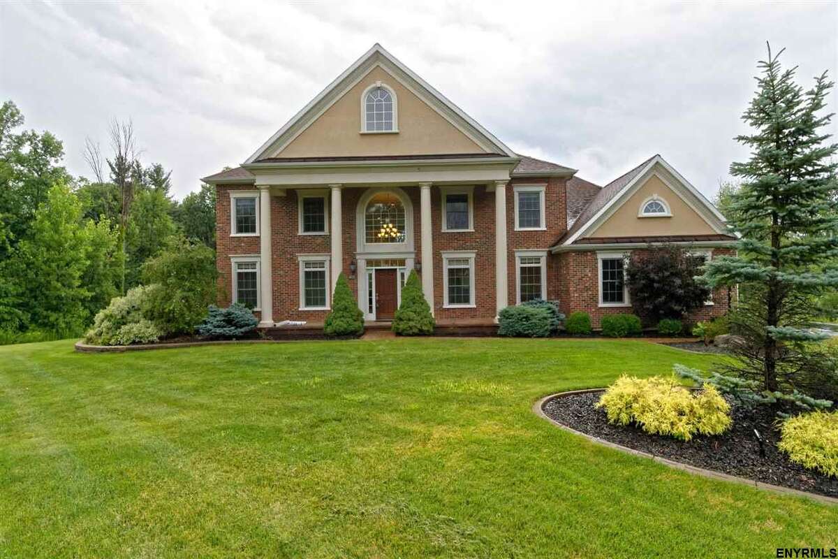 For sale 4 homes in the Niskayuna school district