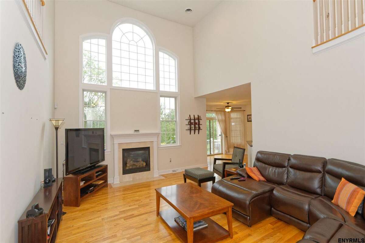 For sale 4 homes in the Niskayuna school district