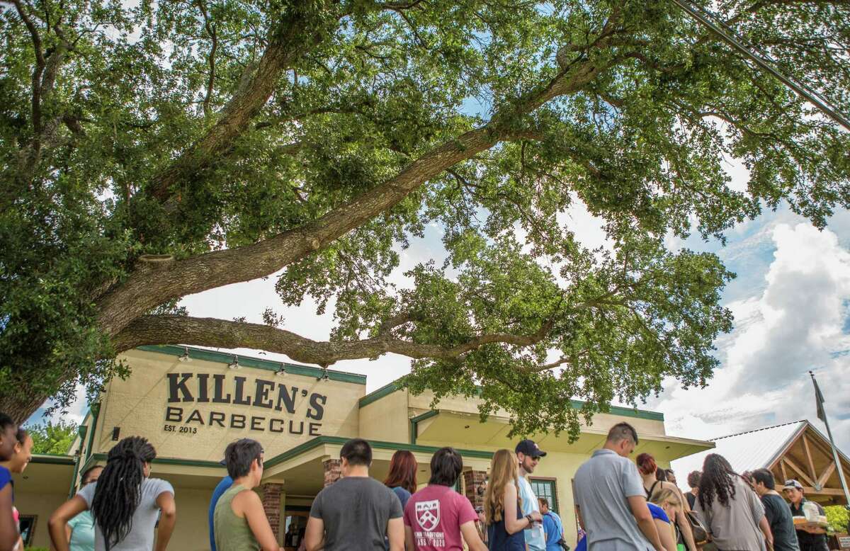 Weekend line outside Killen's Barbecue in Pearland.