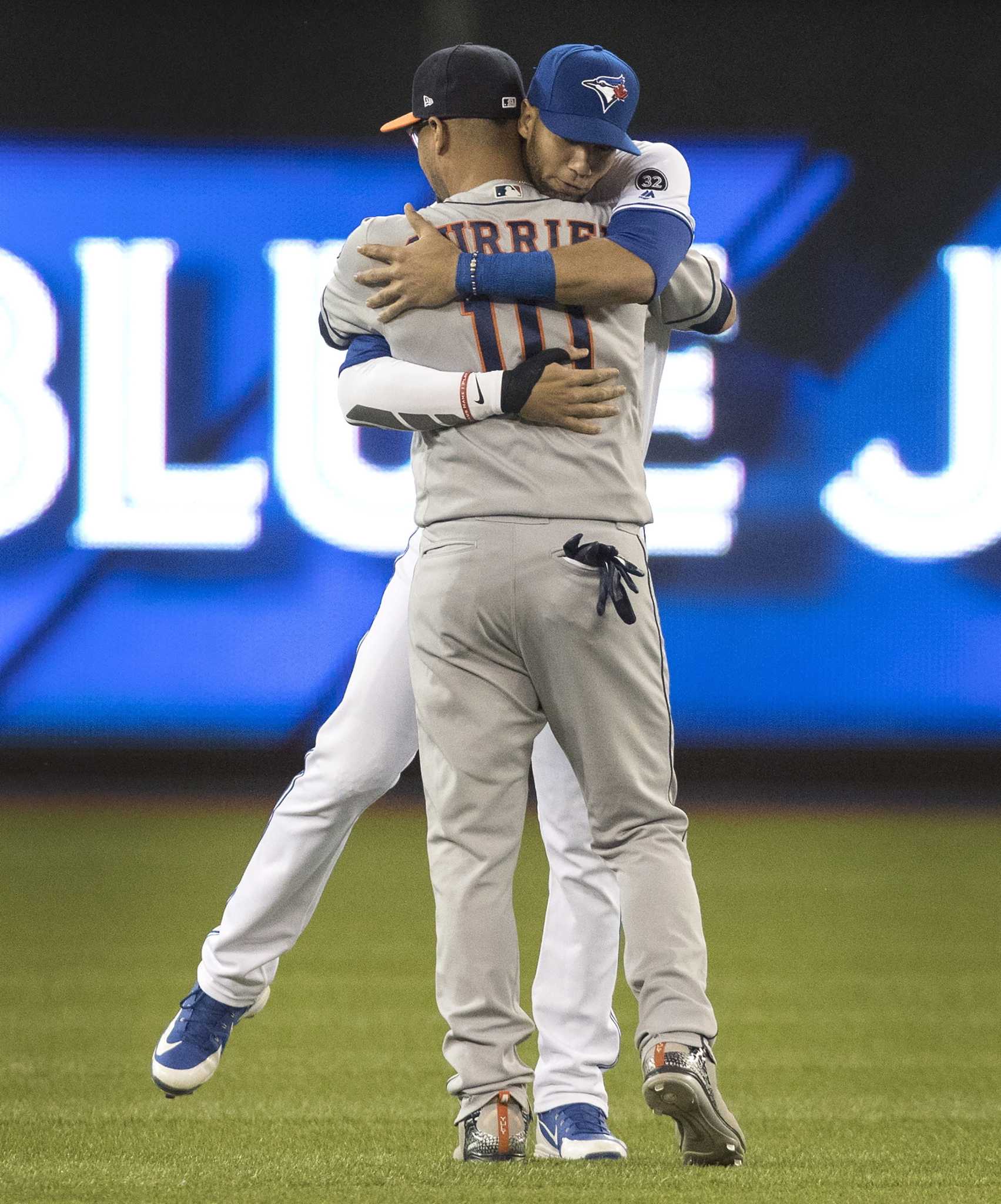 MLB weekend winners and losers: Gurriel brothers celebrate