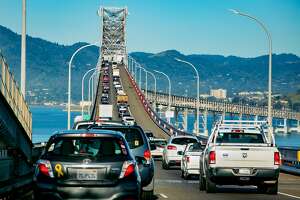 California, Canada to work together on reducing auto emissions