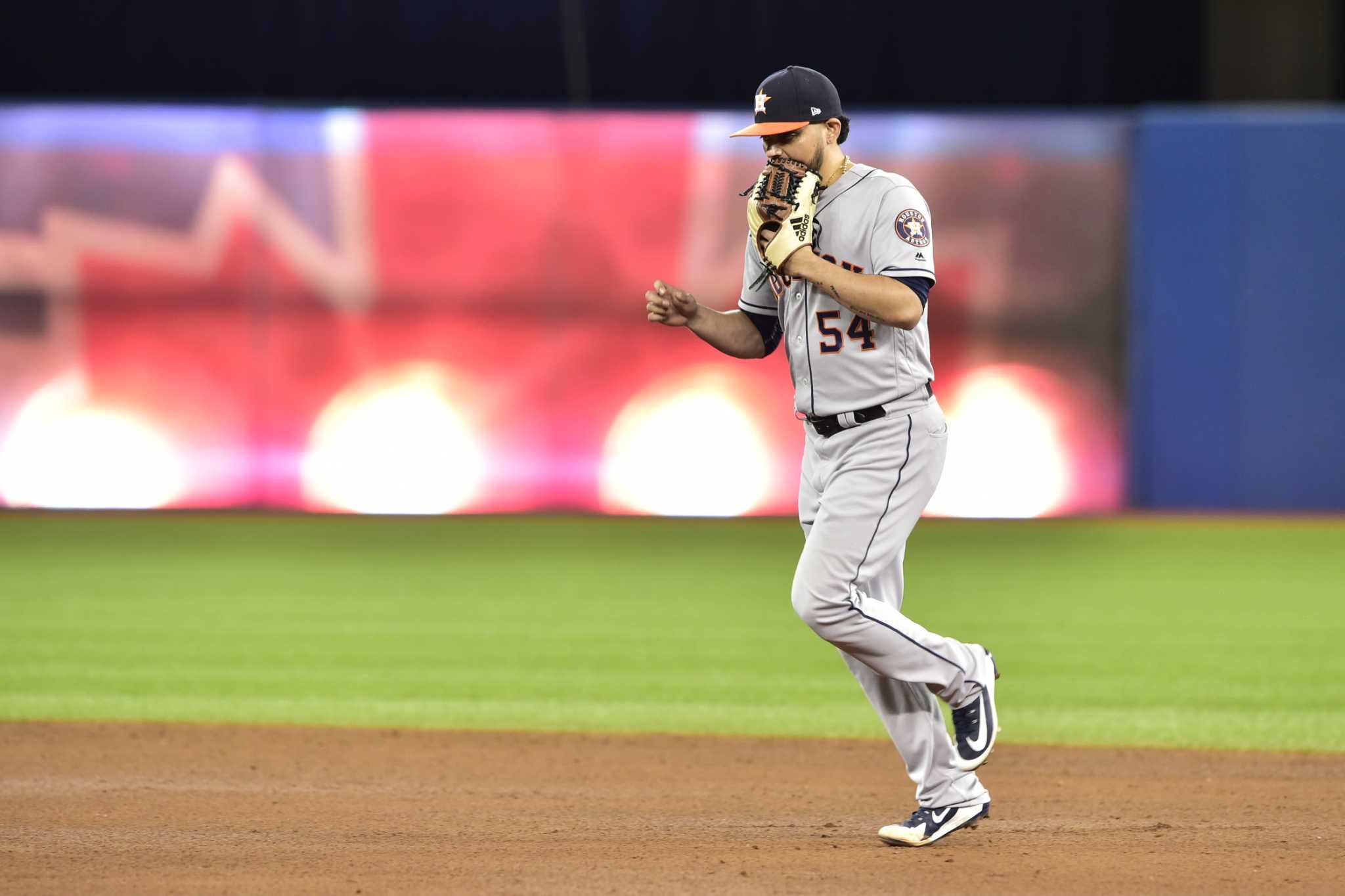 Astros outfielder Josh Reddick gets engaged at Space Center