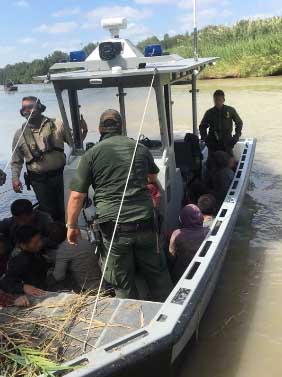 Border Patrol rescues 10 immigrants abandoned on the Rio Grande