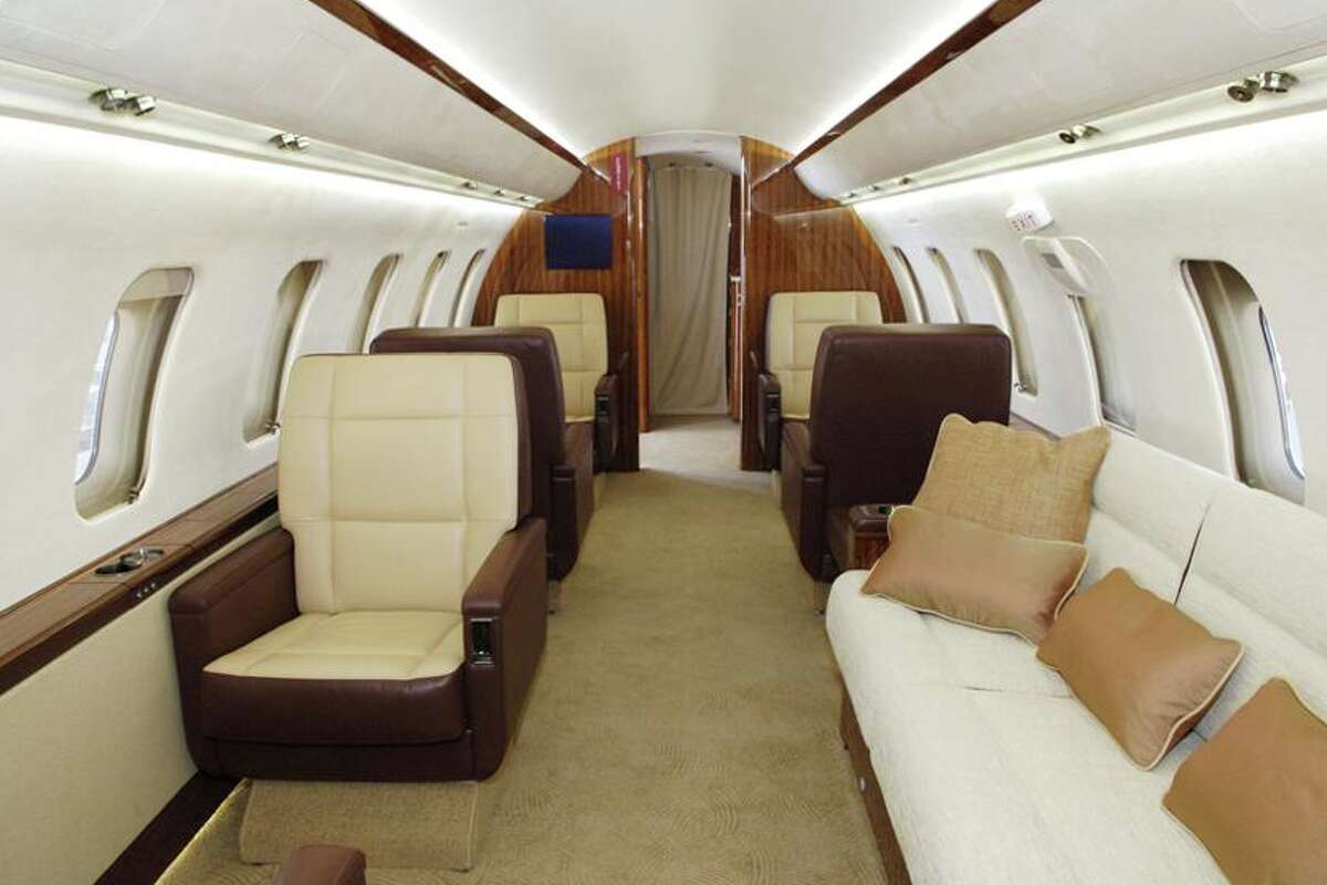 How much does it cost to fly on a private jet?