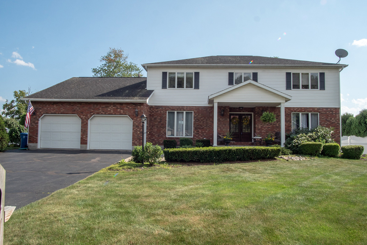 House of the Week Colonial in Guilderland