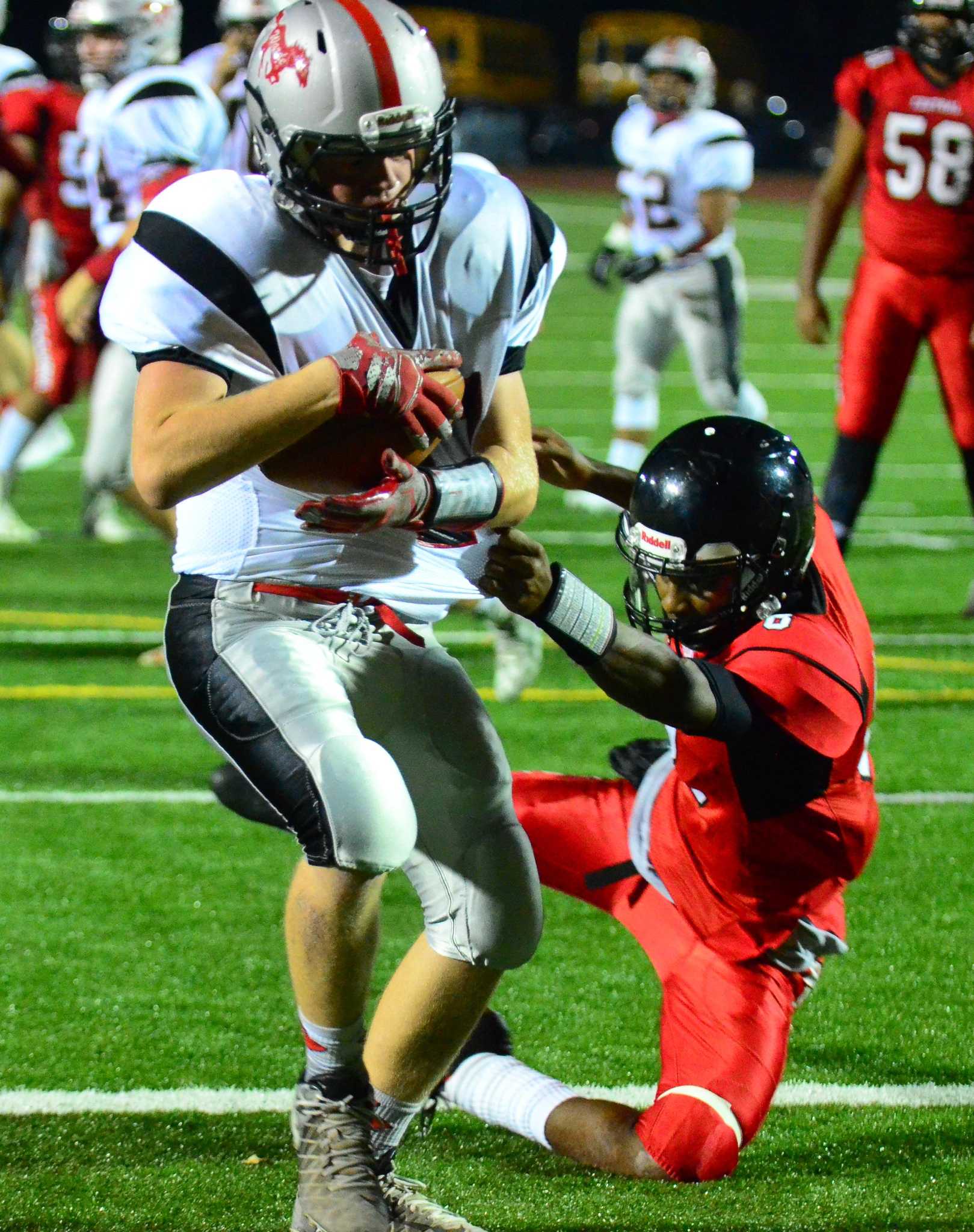 football-warde-uses-central-s-mistakes-to-roll-to-easy-win