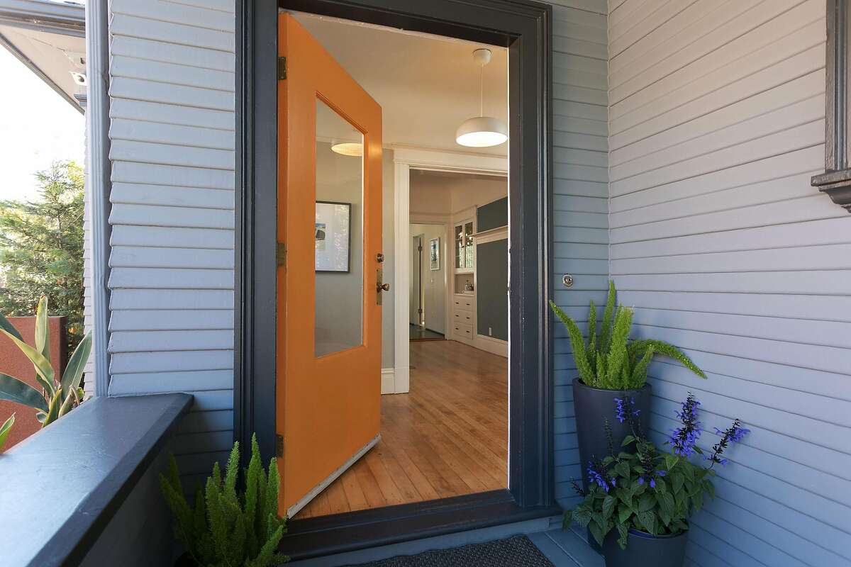 Hot Property Pair Of Turnkey Homes Share Landscaped Lot In Emeryville