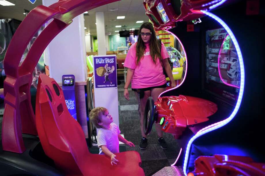 Chuck E Cheeses Redesign Courts New Generation Of Parents