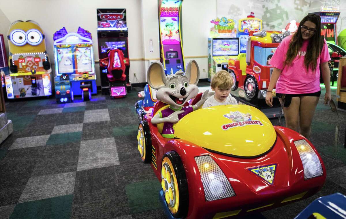 chuck e cheese bumper cars