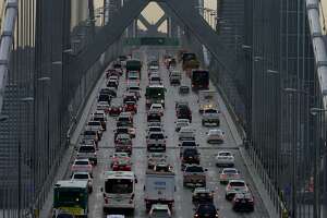 23 governors join California in opposing Trump mileage standards - Photo