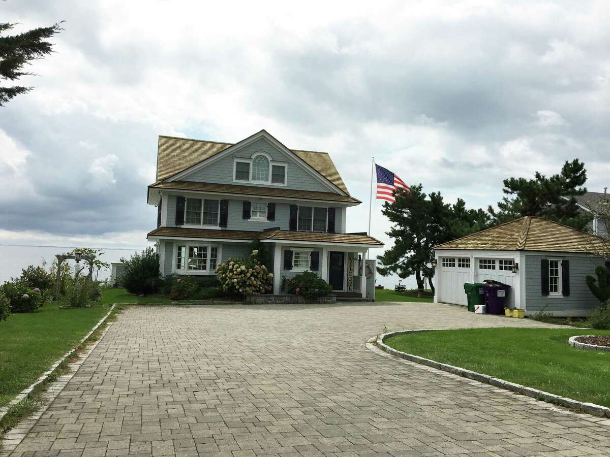 How rich are Bob Stefanowski and Ned Lamont?