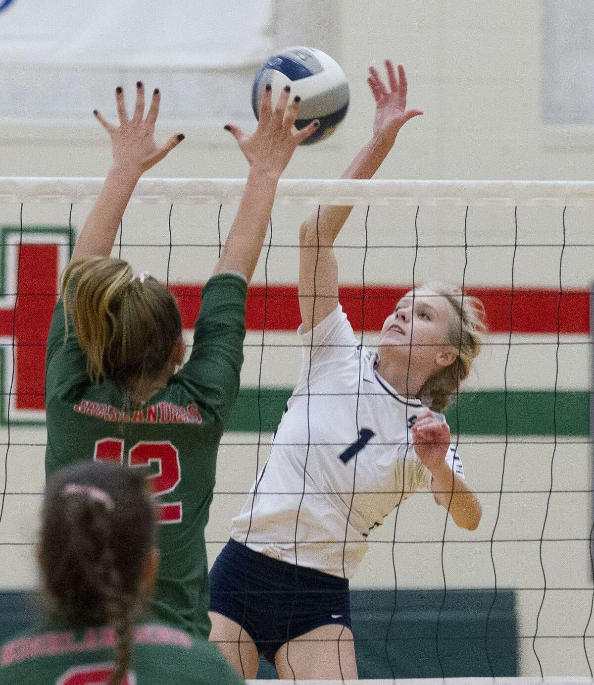 VOLLEYBALL ROUNDUP: The Woodlands tops College Park; Bohnet sets career ...