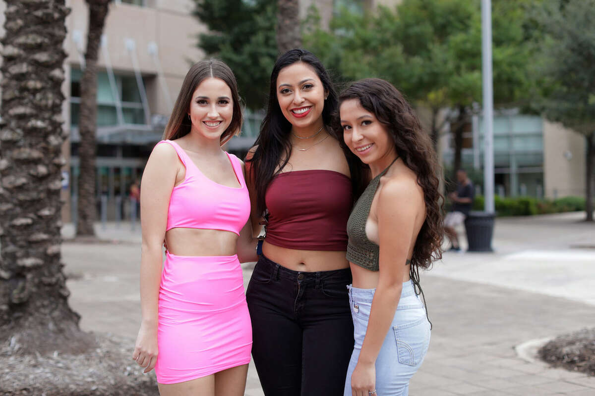 Fans arrive for the Drake and Migos concert Saturday night, Sept. 29, 2018 at Houston's Toyota Center.