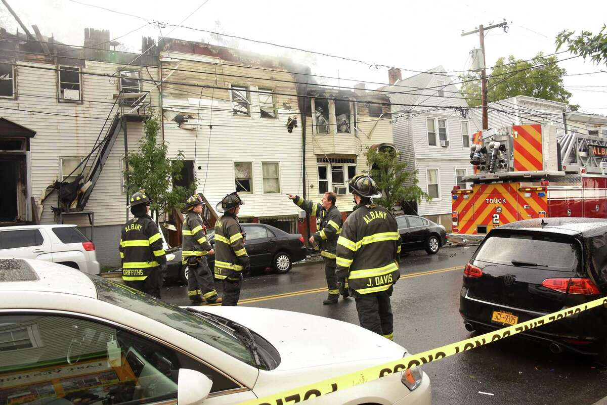 2 fires destroy a dozen buildings in Albany