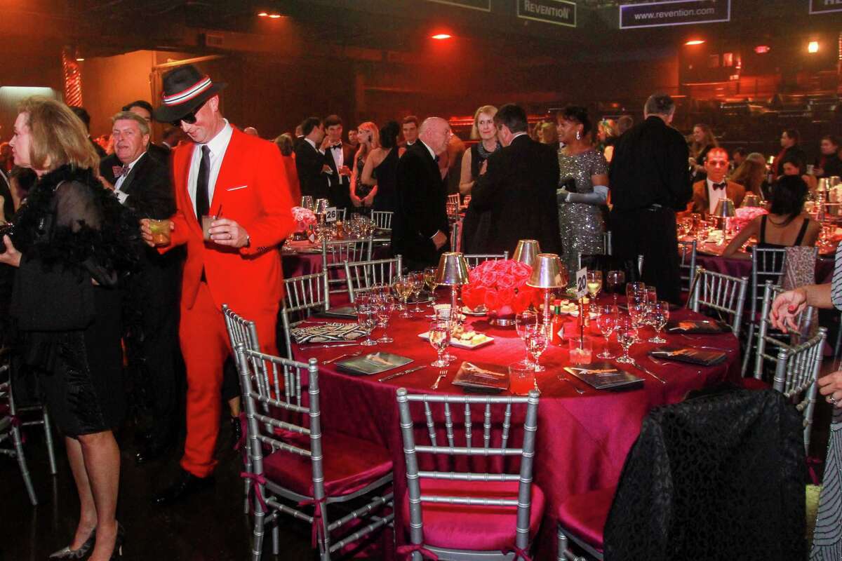 Houston oilmen set a Texas record, raise 83 million for new Texas