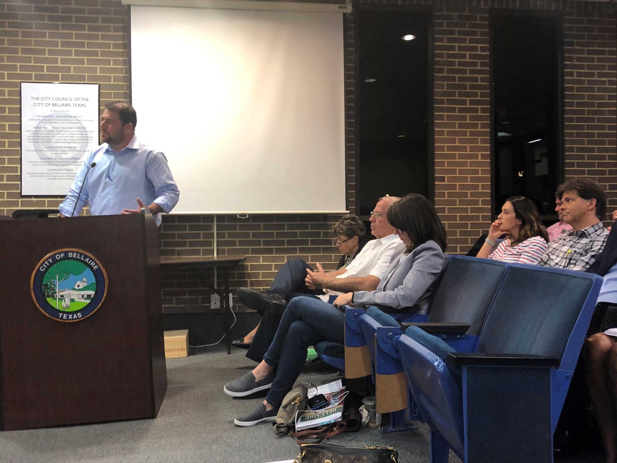 Bellaire city council votes on sidewalks