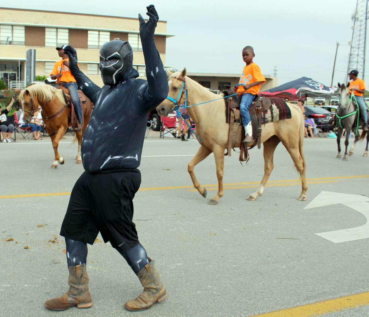 Parade kicks off Fort Bend County Rodeo season