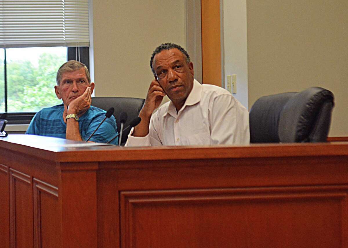 Cromwell officials settle on pregnancy policy following officer's suit