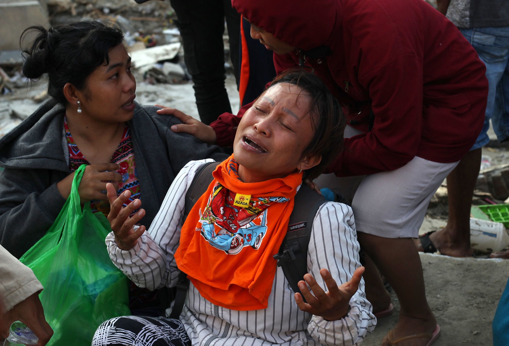 Desperation Grows As Death Toll Soars From Indonesia Quake