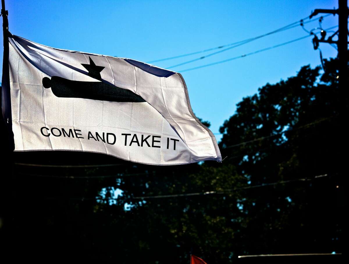 PHOTOS: Texas history facts  The famous flag from that Gonzales clash has become a hallmark of Texas pride, with its "Come And Take It" message one of Texas' most-defining. It is the first flag used in the Texas Revolution and close to 200 years later it shows no signs of going away. >>>Learn some Texas history facts that aren't alays taught in school...