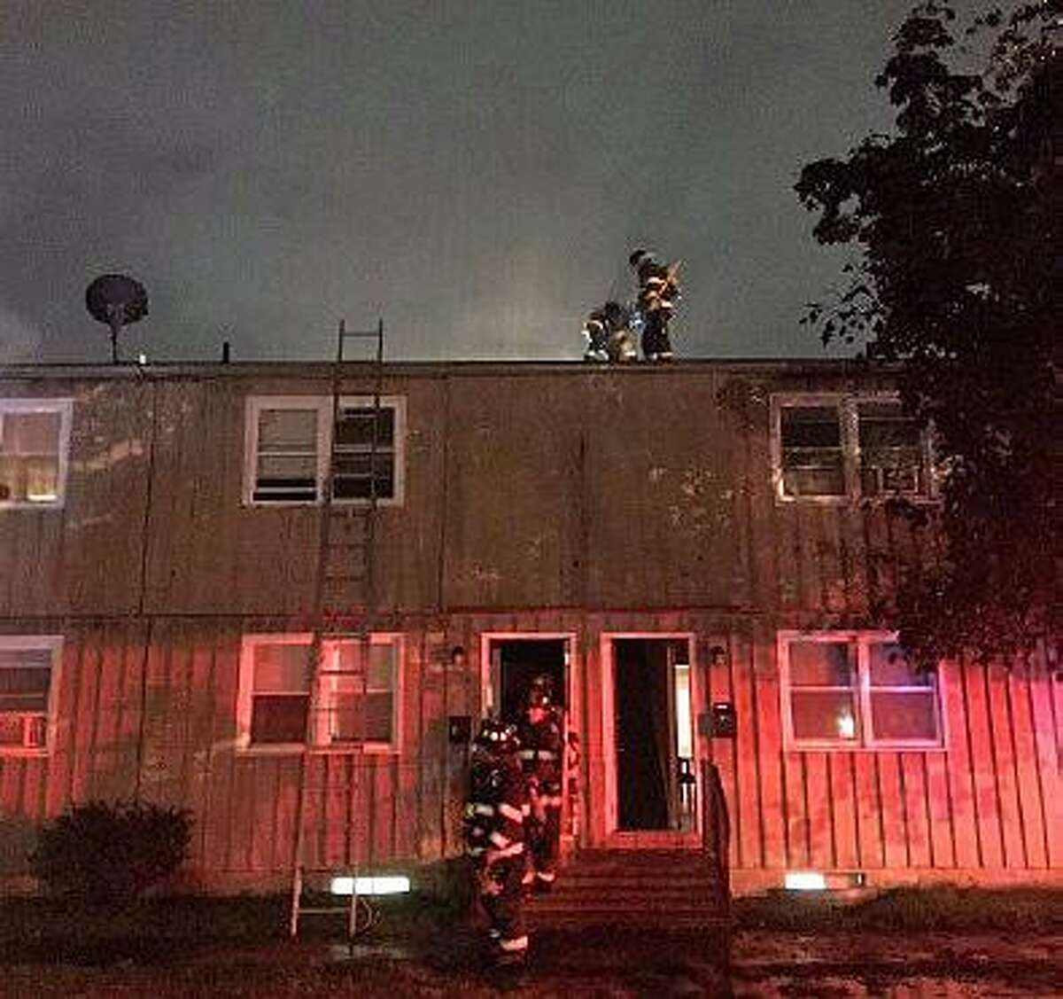 8 displaced after lightning strikes Hamden apartments