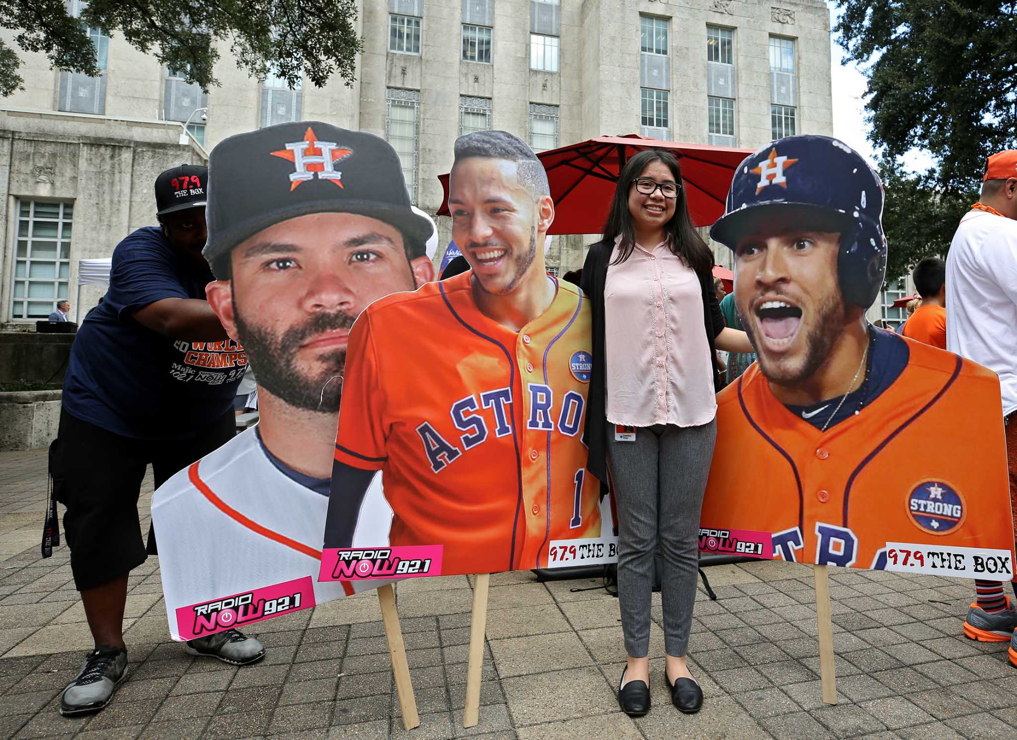 Astros fans gather at City Hall for postseason rally