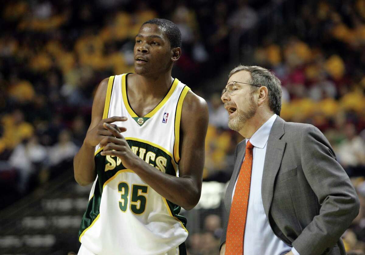 Kevin Durant returned to Seattle wearing a Sonics jersey