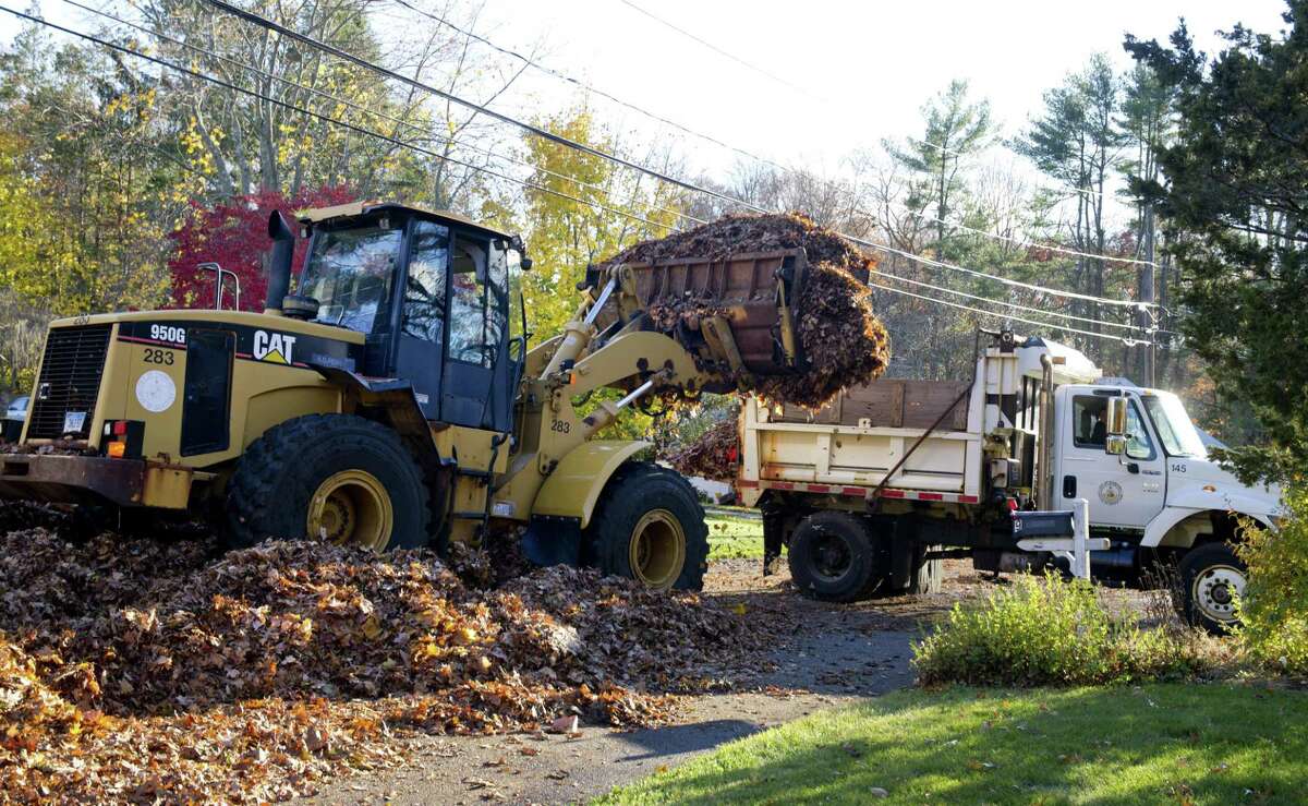 Stamford reps sign letter to ensure looseleaf pickup