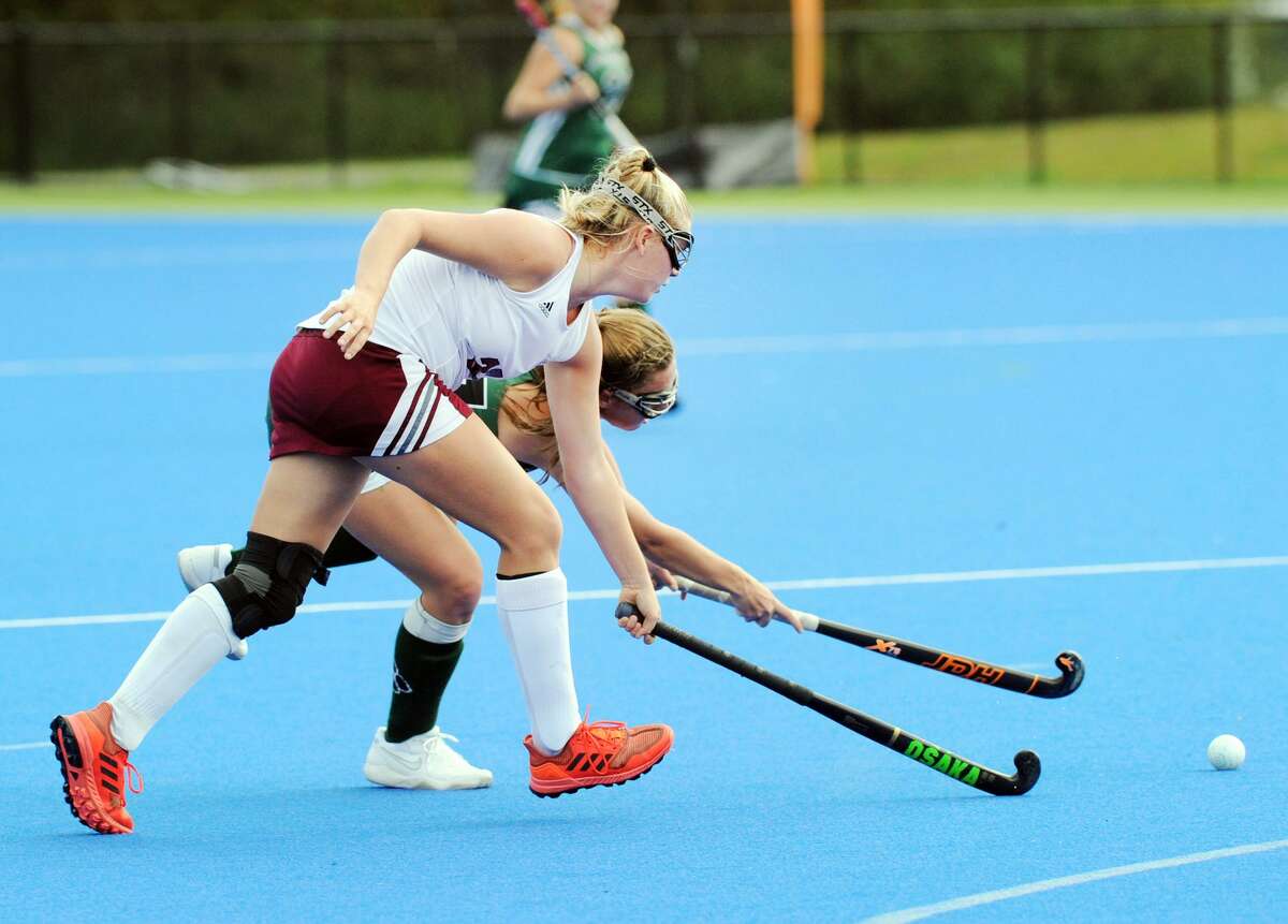 Sacred Heart field hockey storms past Loomis Chaffee