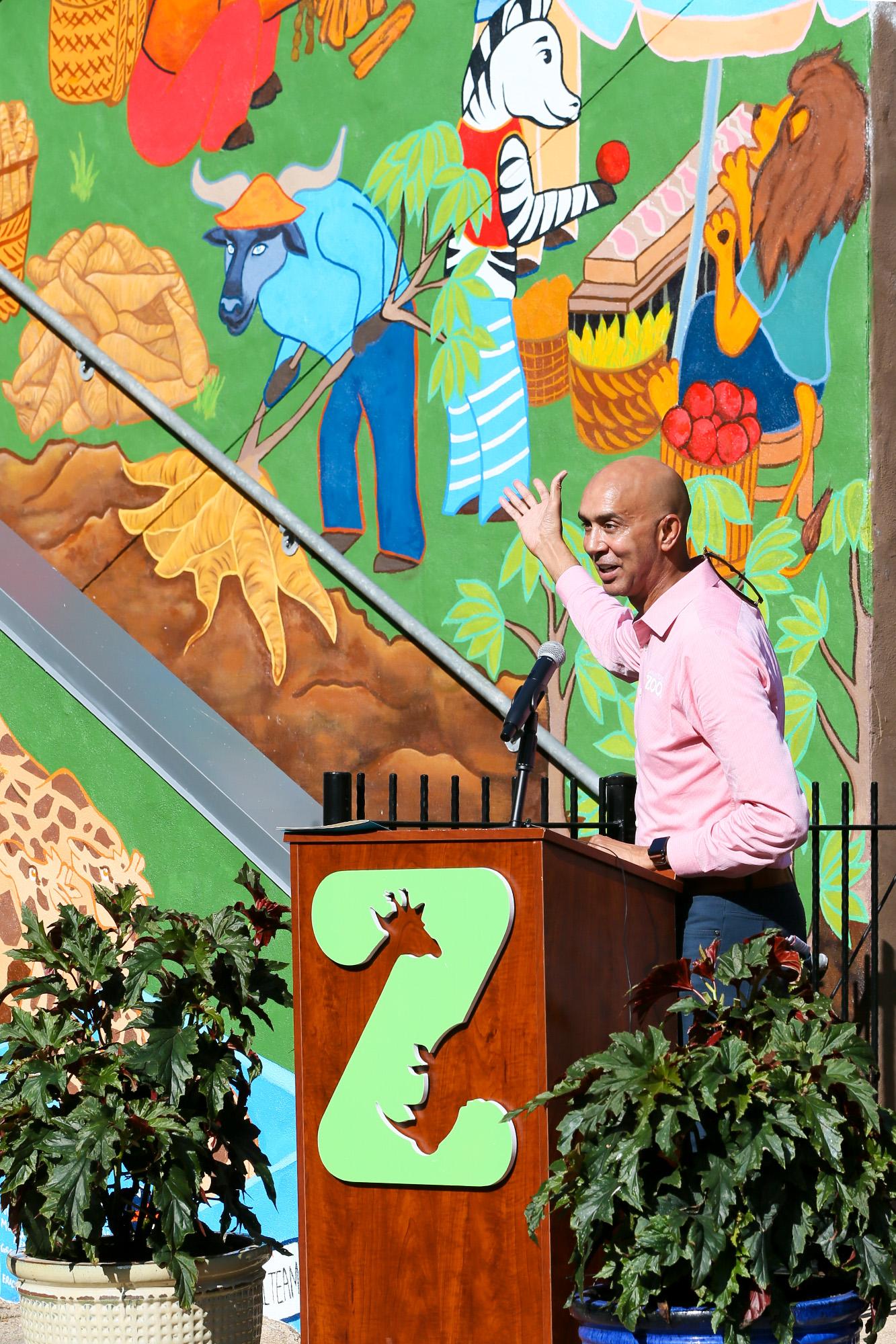 San Antonio Zoo unveils mural created by UTSA students