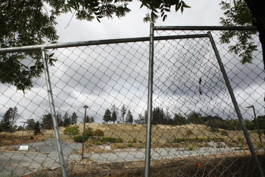 The remains of the Hilton Sonoma Wine Country in Santa Rosa, Calif., on Wednesday, Oct. 3, 2018. Photo: Katie Wood/SFGATE 