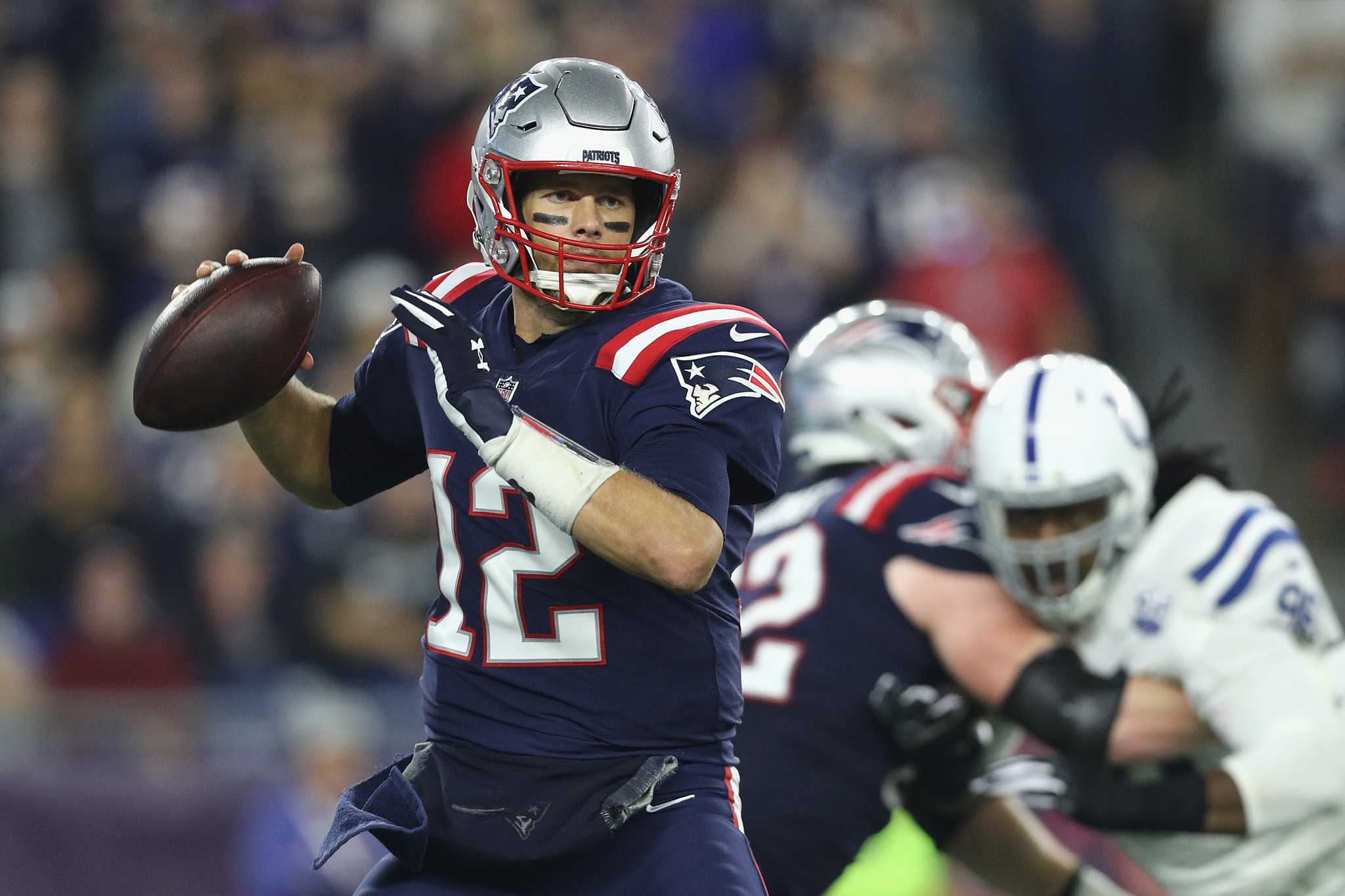 Brady throws 500th TD pass in Patriots' 38-24 win over Colts