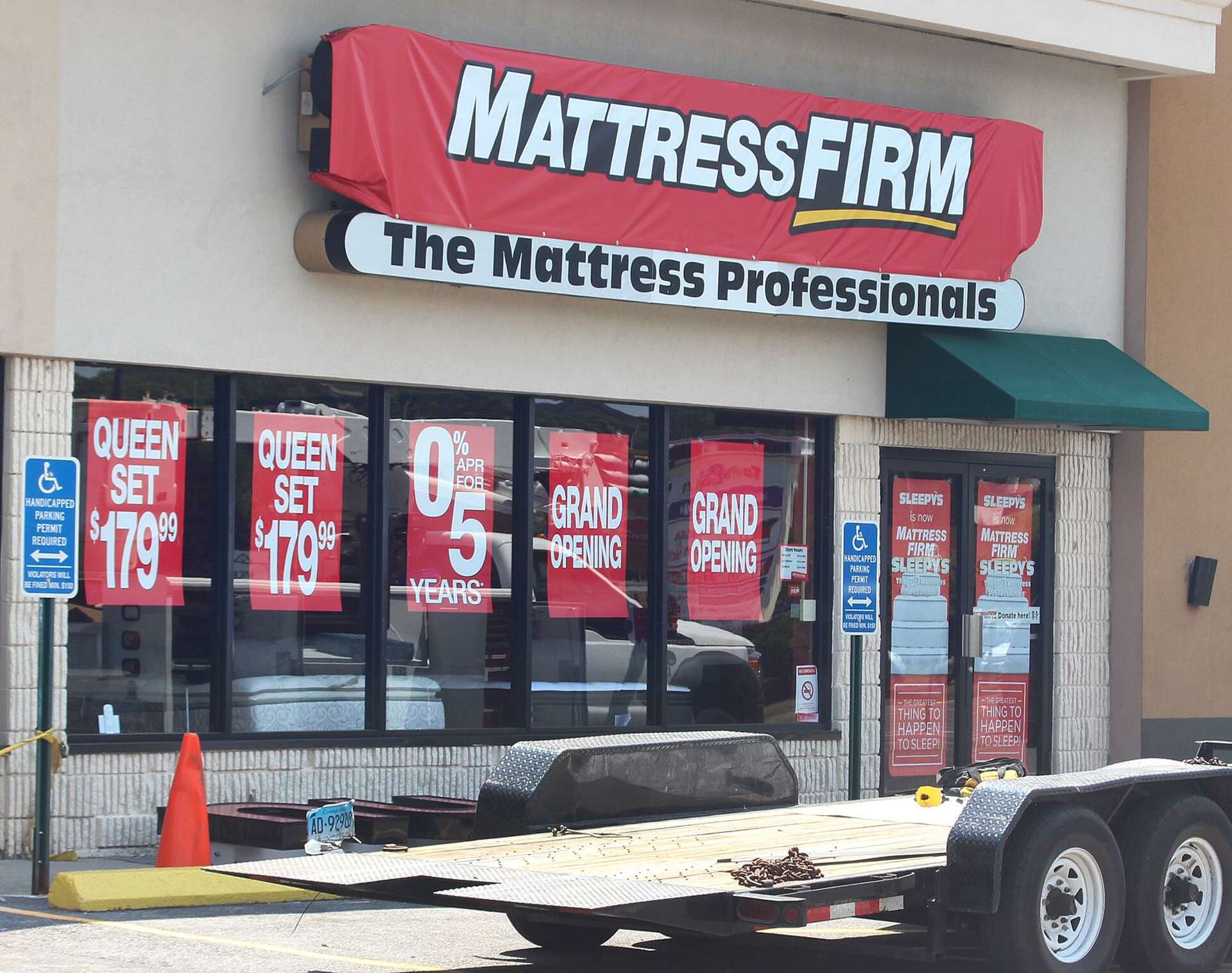 Mattress stores closing near me hotsell