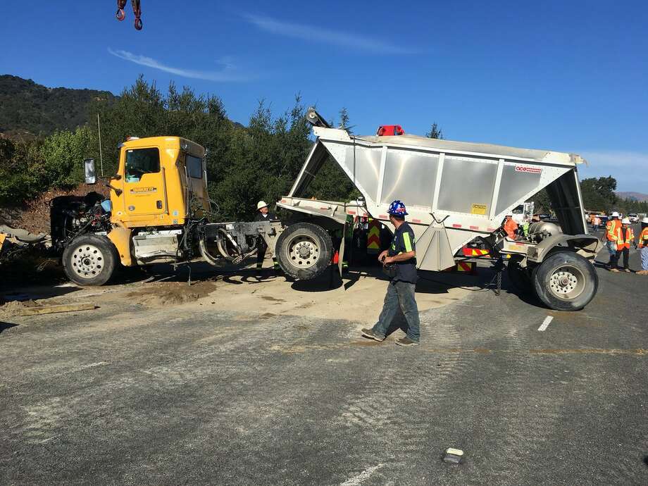 27 Tons Of Dirt Spill Onto I 680 After Crash Severe Traffic Alert