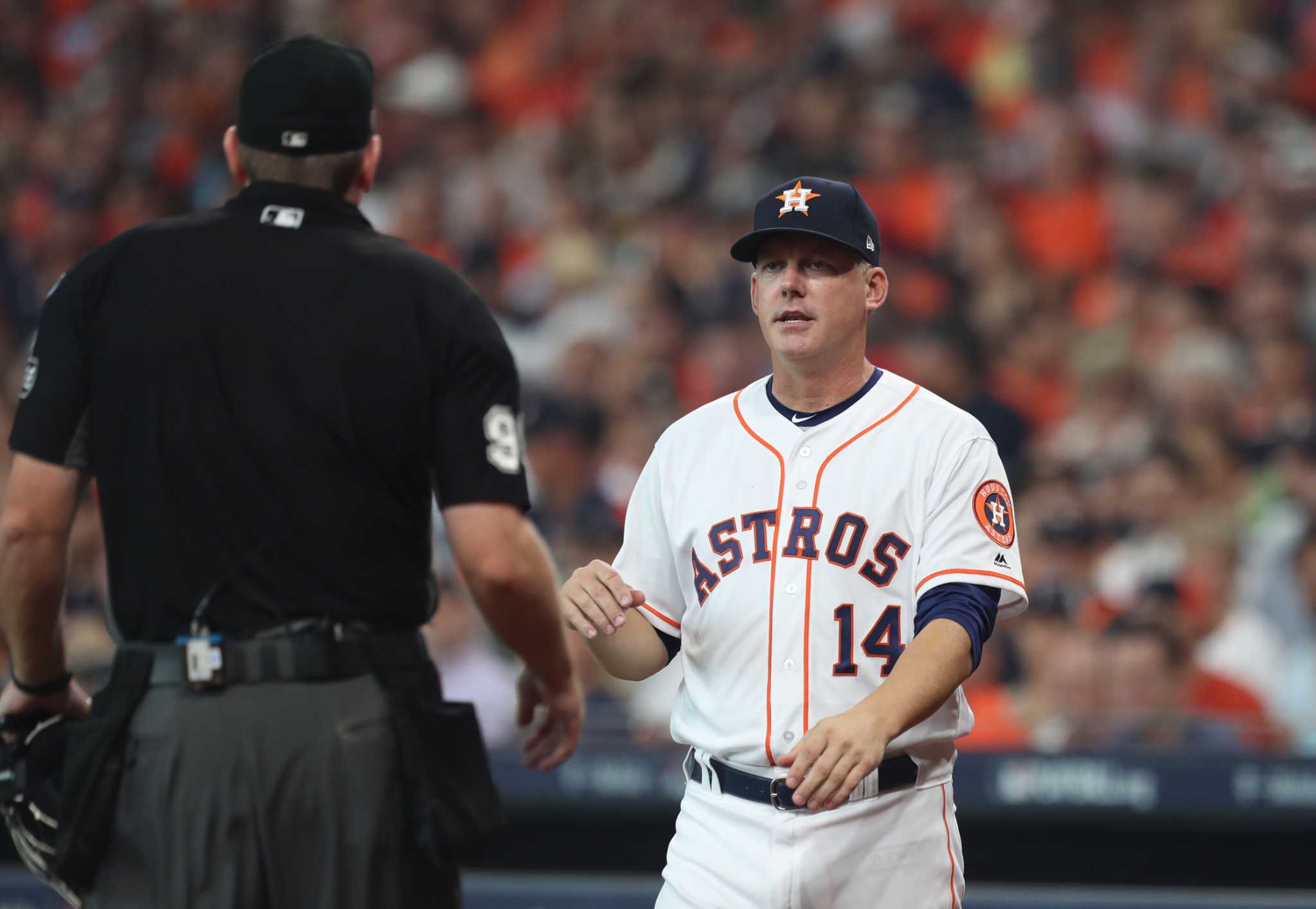 Astros erupt for 4 HRs to take ALDS opener vs. Indians