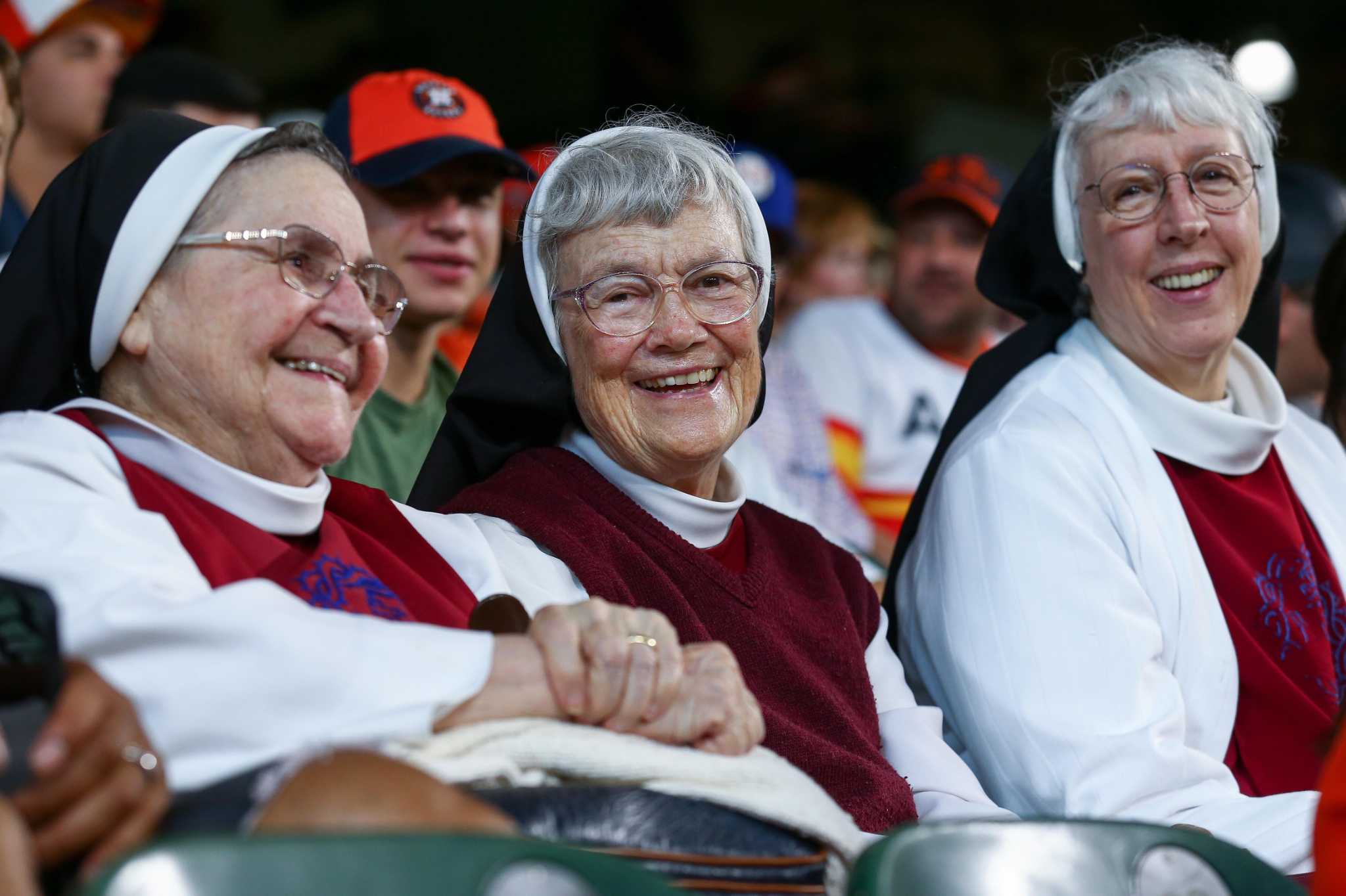 These Nuns Are The Biggest Houston Astros Fans & They Are Always Attending  Games - Narcity