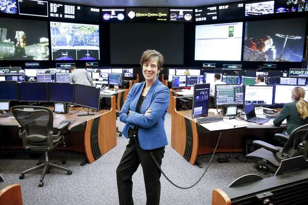 Mission Control’s first female chief flight director stands as NASA