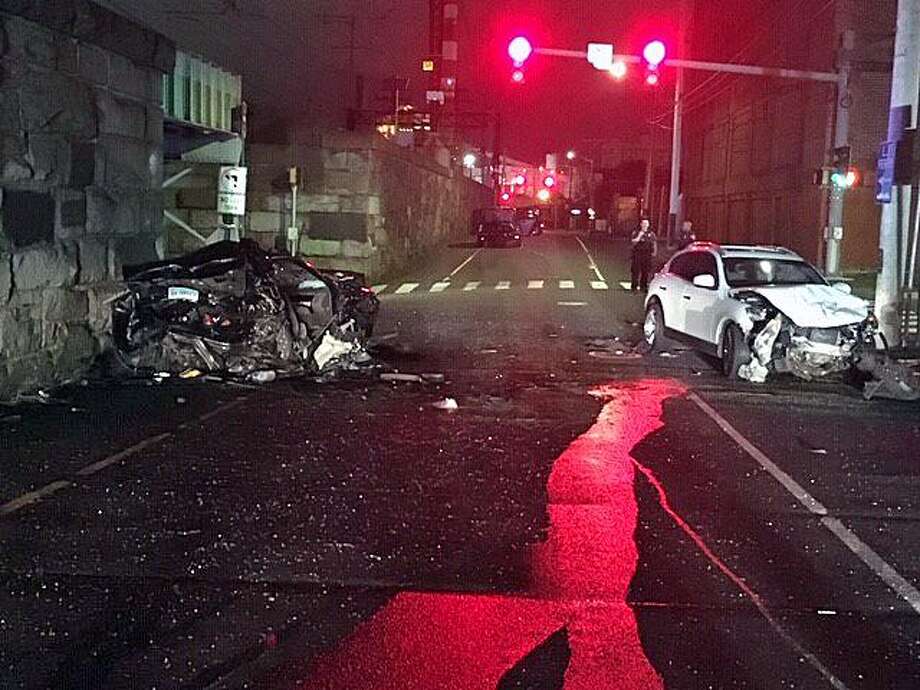 Serious 3car crash in Bridgeport sends 11 people to the hospital