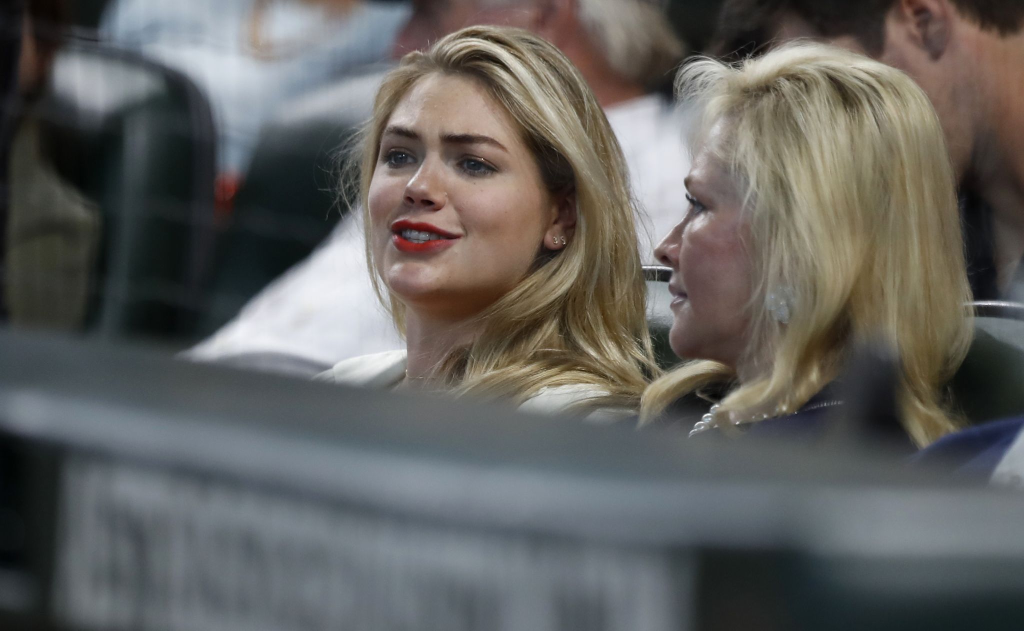 Kate Upton shows off baby bump at Astros ALDS Game 2 - ABC13 Houston