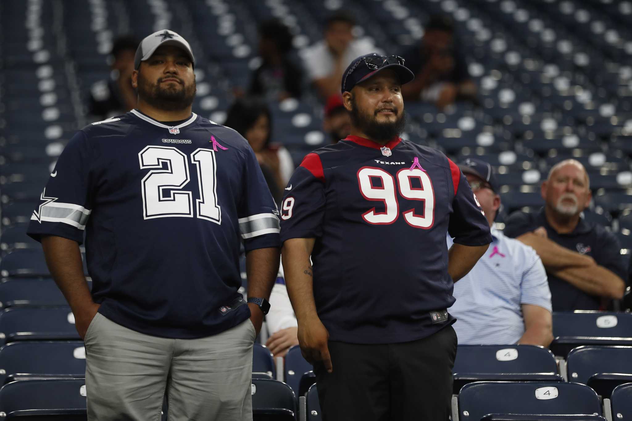 Texans, Cowboys fans party together at NRG Stadium tailgate