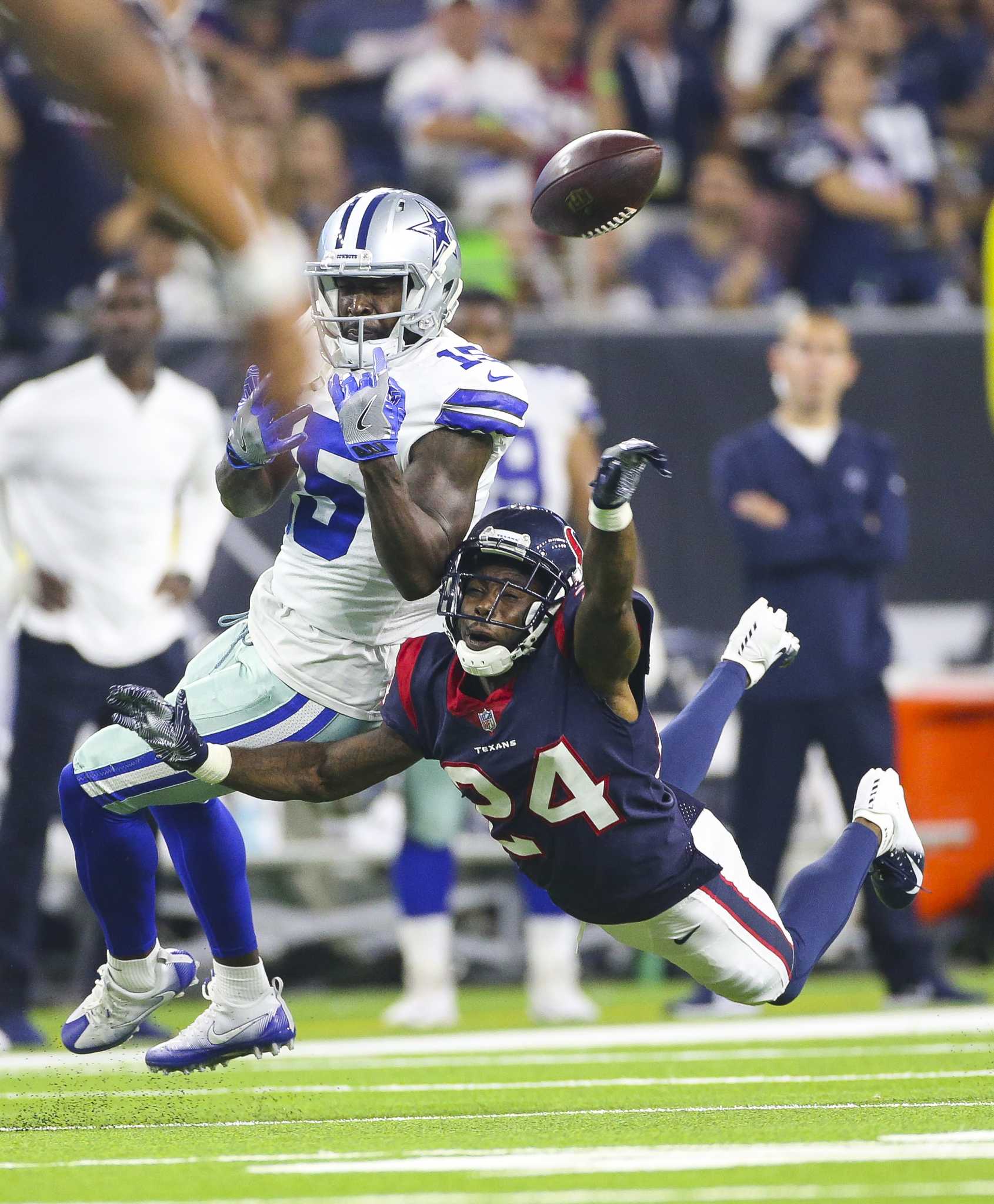 Fairbairns lifts Texans over Cowboys 19-16 in OT