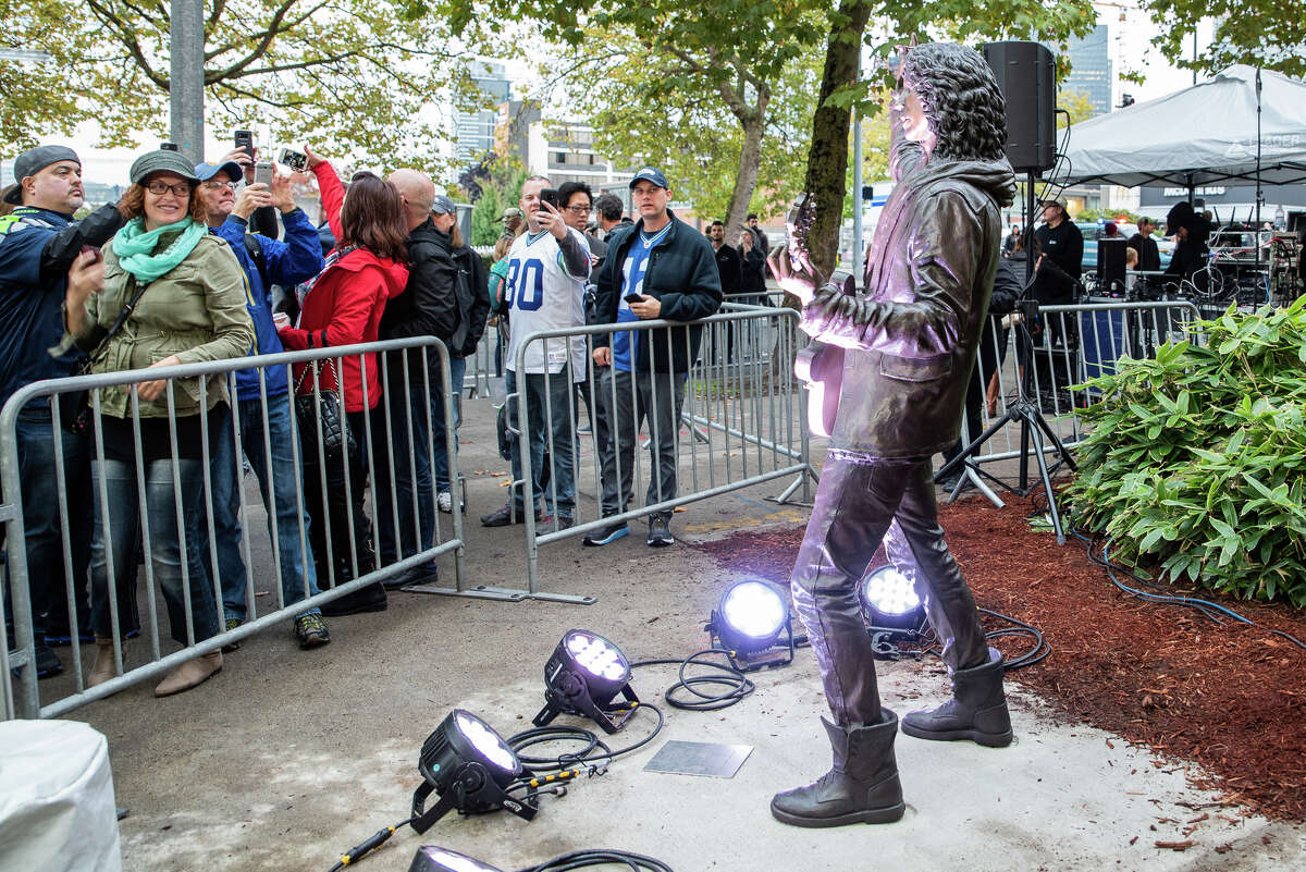 Soundgarden frontman, Chris Cornell, was honored with a new statue near the Seattle Museum of Pop Culture, unveiled on October 7, 2018.