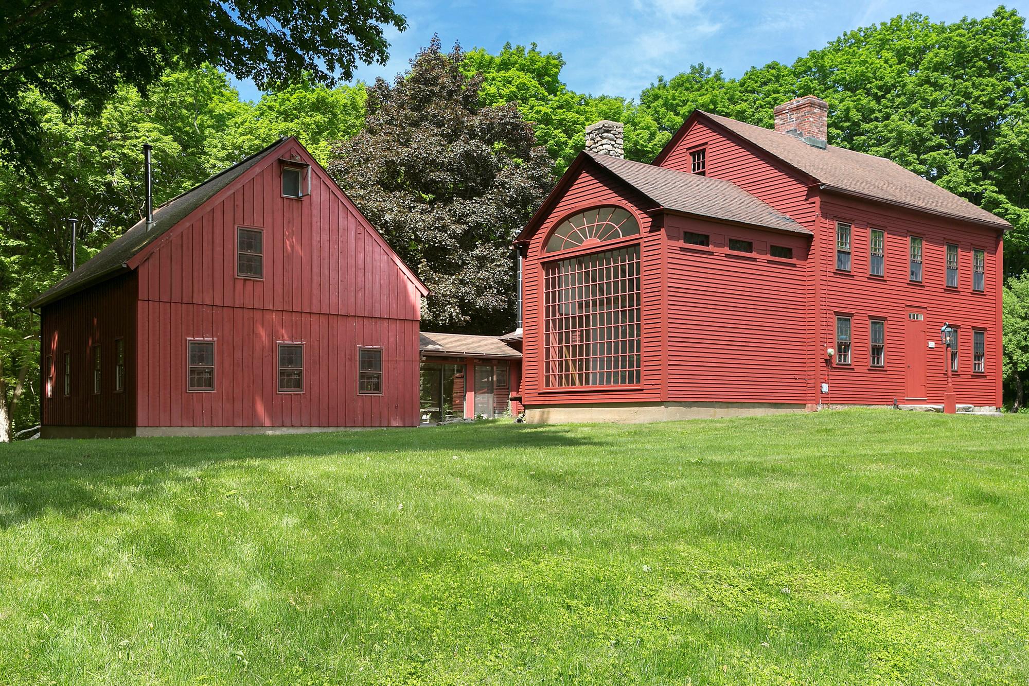 On the Market / 'The red house with the big window' hits ...