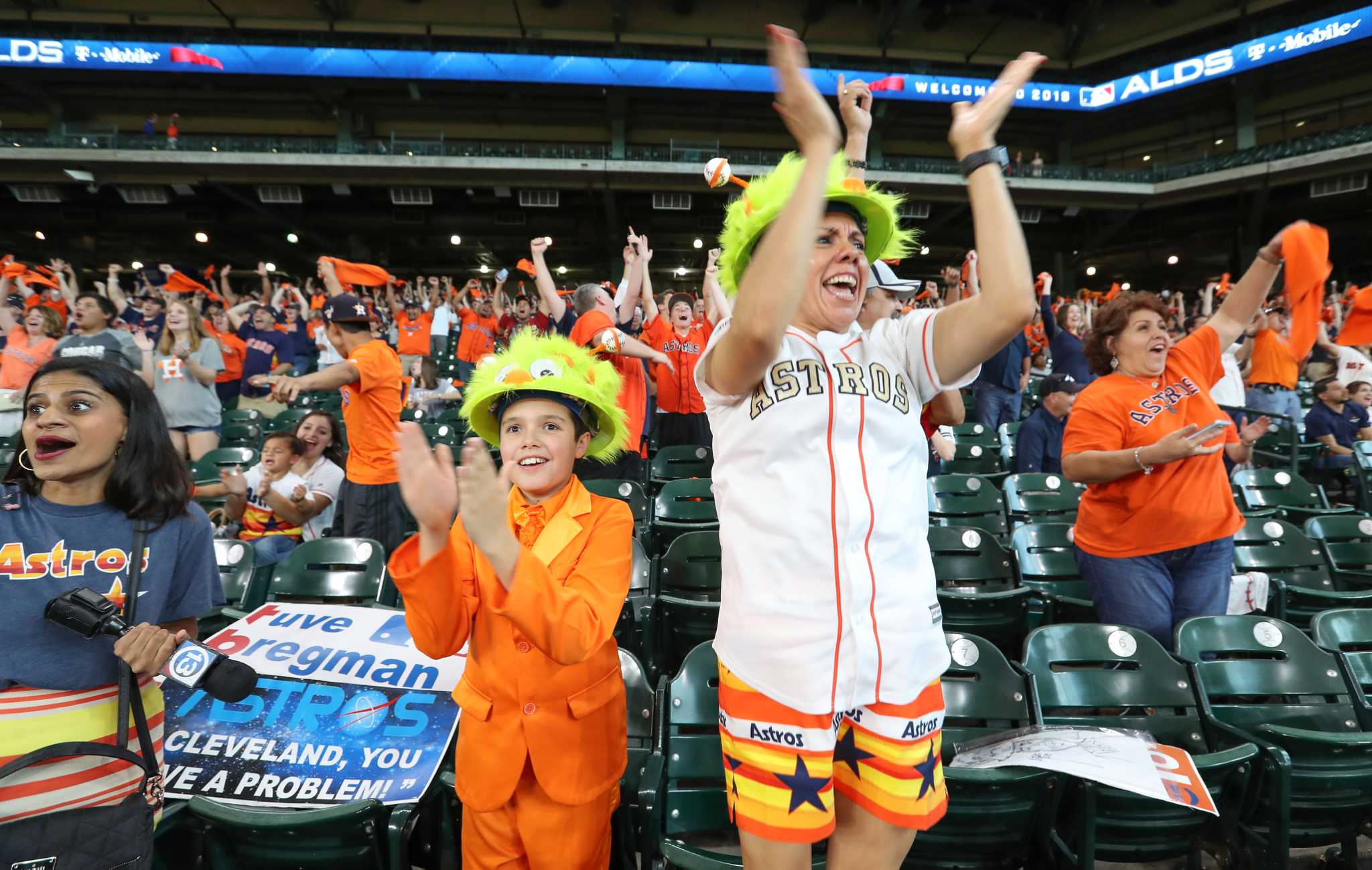 Astros fans sport homemade Orbit hats before ALCS Game 4 