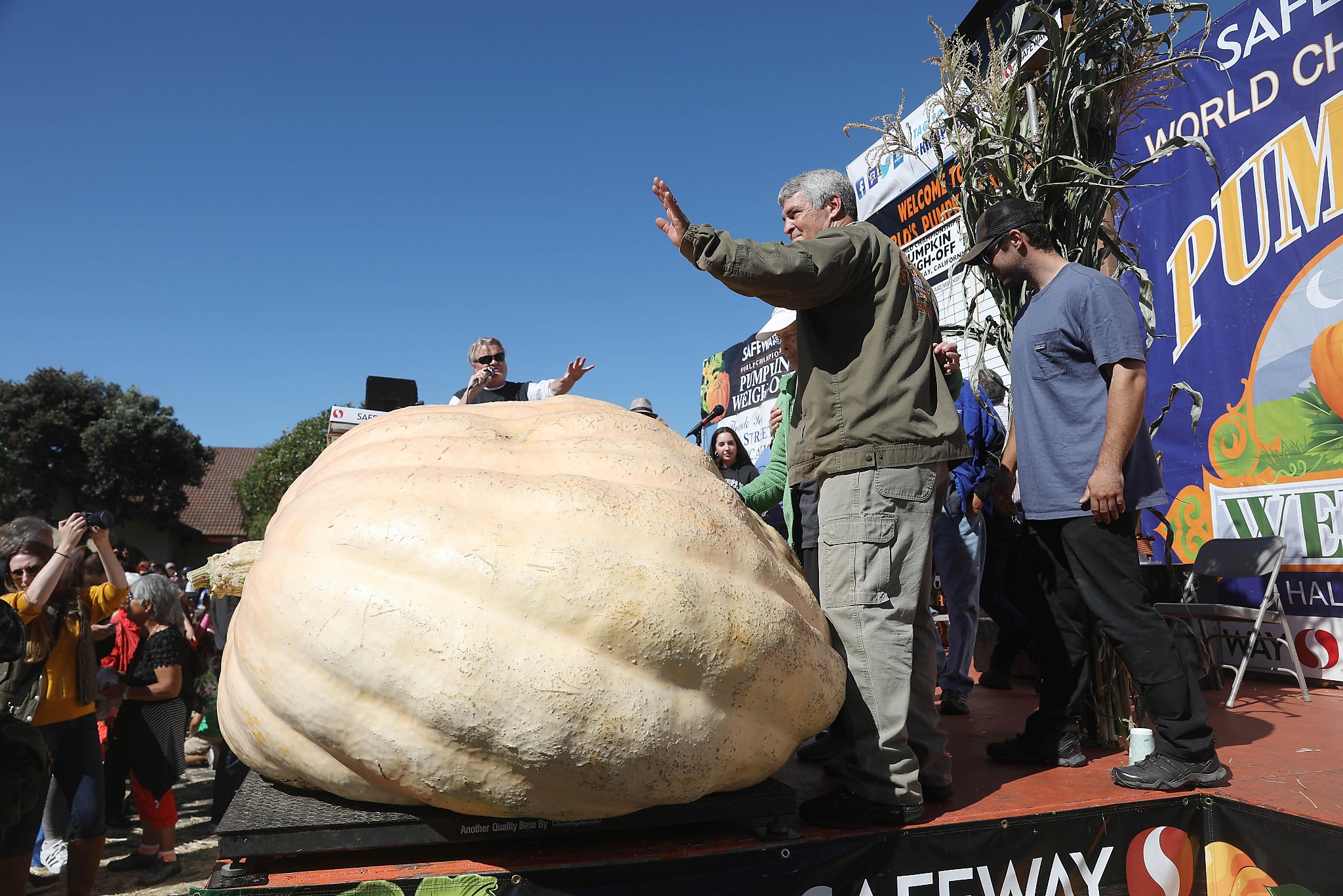 2170 Pound Pumpkin Gives Man Fourth Win At Annual Half Moon Bay Contest 