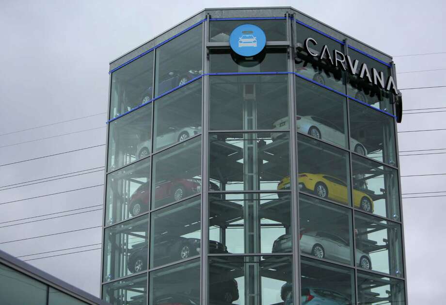 New Online Dealership Delivers Cars Next Day Beaumont Enterprise An Eight Story Coin Operated Car Vending Machine Built By Carvana