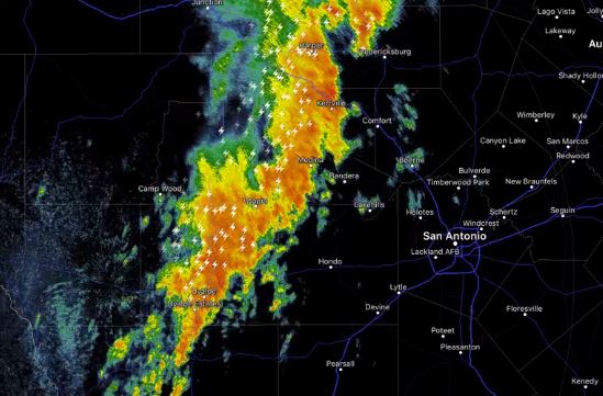 Severe thunderstorms make their way into San Antonio