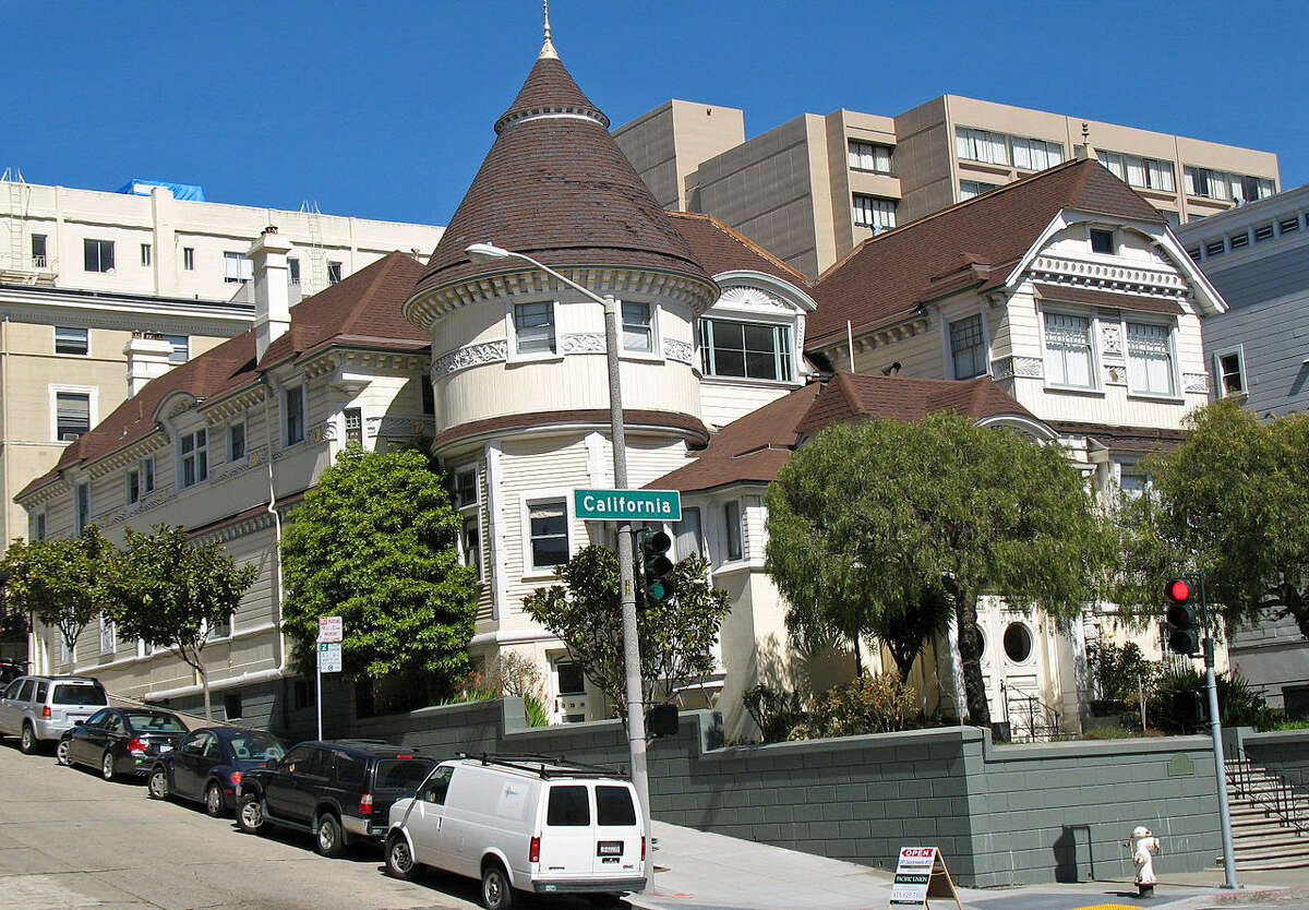 Atherton House on 1990 California Street in San Francisco, as it appears today. The ghost of George Atherton supposedly haunts the residence.