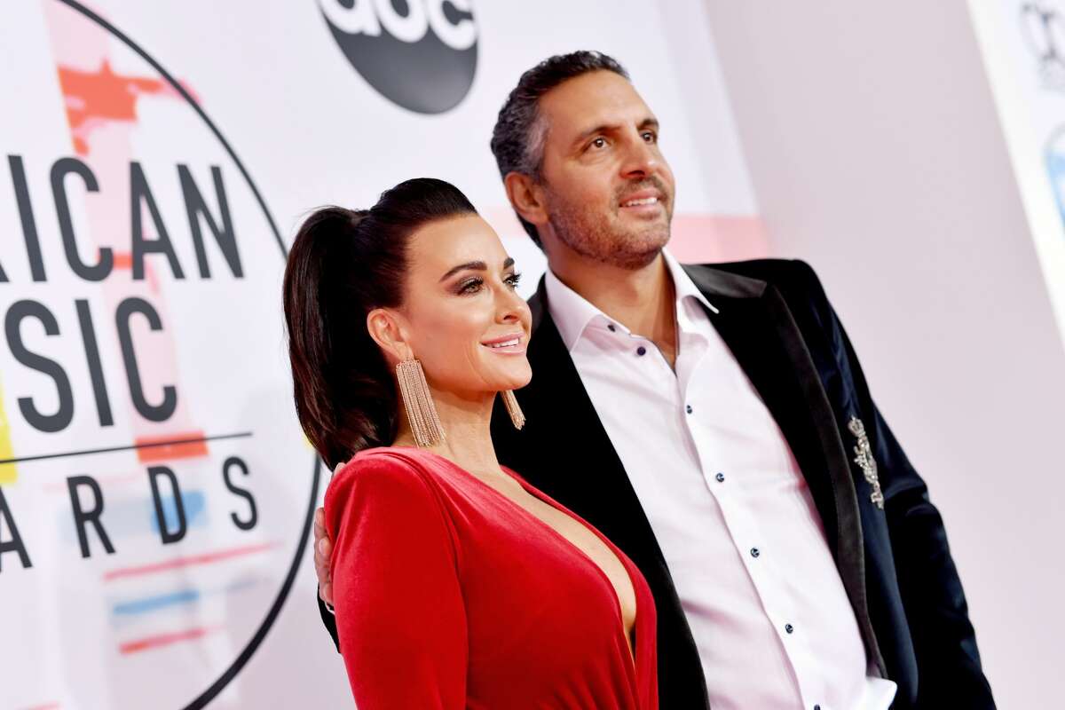 LOS ANGELES, CA - OCTOBER 09: Kyle Richards (L) and Mauricio Umansky attend the 2018 American Music Awards at Microsoft Theater on October 9, 2018 in Los Angeles, California. (Photo by Emma McIntyre/Getty Images For dcp)